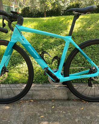 Bianchi Infinito 2022 – SRAM Rival elettronico 12v