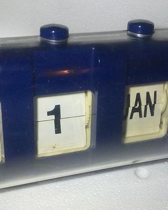 Orologio da tavolo con datario