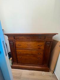 Due comodini e un como in legno massello