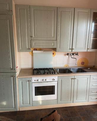 cucina componibile color verde salvia