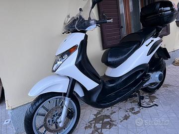 Piaggio Beverly 200