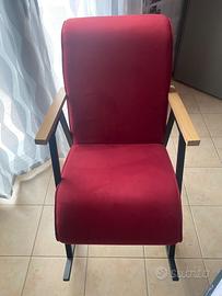 Poltrona a dondolo artigianale come nuova