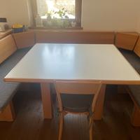 Tavolo da cucina con cassapanca