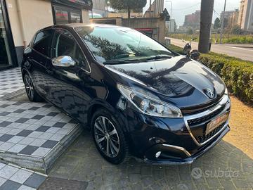 Peugeot 208 PureTech 82 5 porte Allure