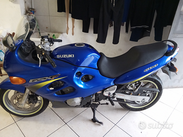 Moto Suzuki gsx-F 600 anno 2002