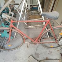 Bicicletta vintage da restaurare