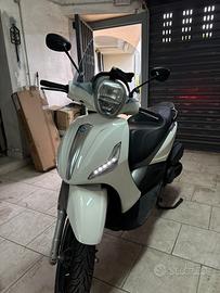 Piaggio Beverly 350 sport touring