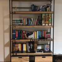 Libreria stile industrial