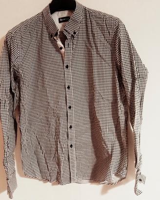 Camicia da uomo marca  RE  design bianco e nero.