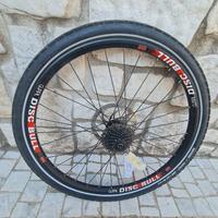 Ruota posteriore MTB 26" perno passante. 