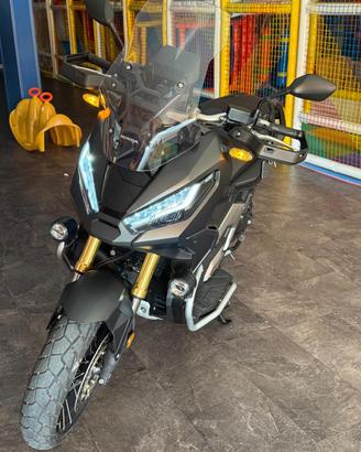 Honda x-adv 750