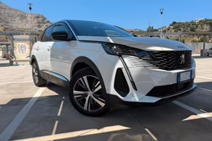 Peugeot 3008 1.2 136 cv hybrid allure pack