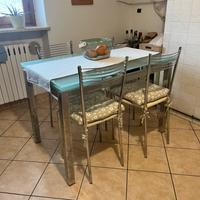 Tavolo vetro allungabile e 4 sedie