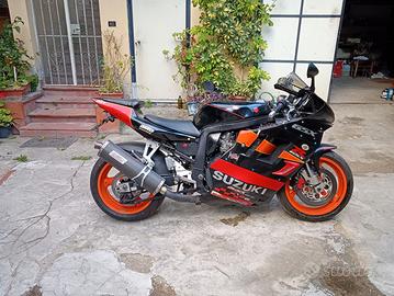 SUZUKI GSX R PER RICAMBI