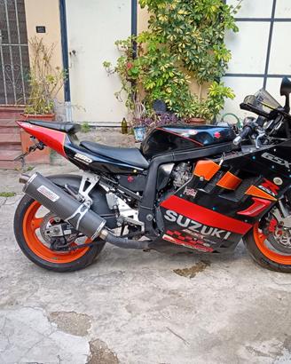 SUZUKI GSX R PER RICAMBI