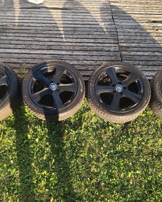 Cerchi gomme invernali Hankook 225/45 R17