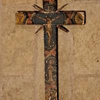 Antica croce in legno dipinta