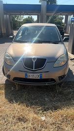 Lancia y