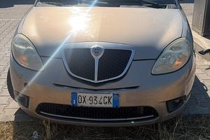 Lancia y