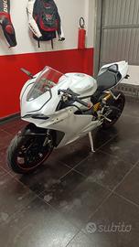 telaio e targa,motore e tutta la moto