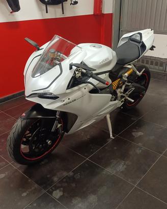 telaio e targa,motore e tutta la moto