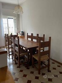 tavolo in legno massello di castagno con 8 sedie