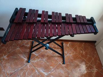 Xilofono croma. 37 note in legno con supp. e cust.