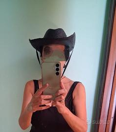 Cappello di paglia nero