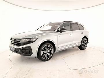 Volkswagen Touareg 3.0 v6 tdi atmosphere r-line ex