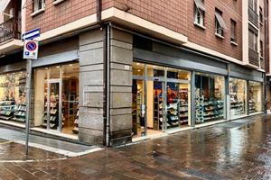 Splendido Grande Negozio al centro di Terni