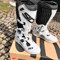 Attrezzatura motocross 