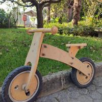2 biciclette in legno senza pedali 
