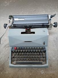macchina da scrivere Olivetti 82 Diaspron