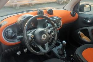 Smart fortwo modello Urban 999 71 cv
