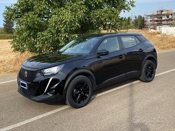 Peugeot 2008 BlueHDi 100 S&S Allure Total Black