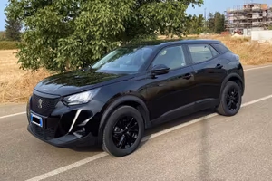 Peugeot 2008 BlueHDi 100 S&S Allure Total Black
