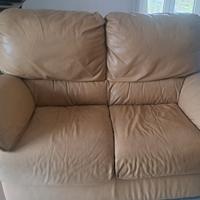 divano  super come nuovo due posti in vera pelle