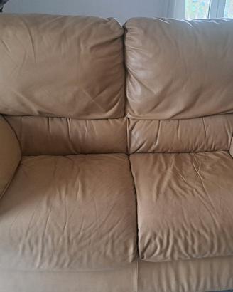 divano  in pelle  due posti