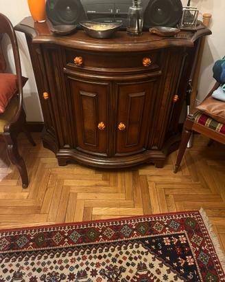 Mobiletto Credenza Classica in Legno Sagomata