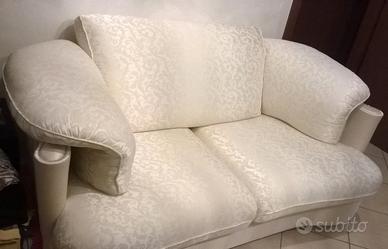 Divano 2 posti stoffa classico da arredamento 