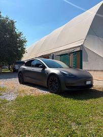 Tesla model 3 perfomance