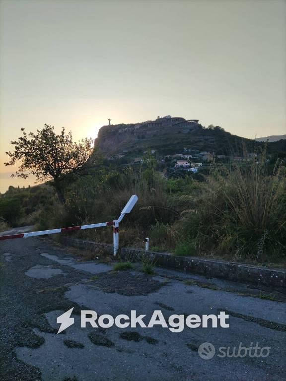 Terreno di 16107 m² a Maratea - Altro