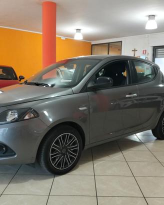 Lancia Ypsilon 1.0 FireFly 5 porte S&S Hybrid Ecoc
