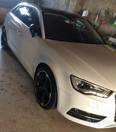 Audi A3 Sportback tetto apribile e cerchi18 pelle