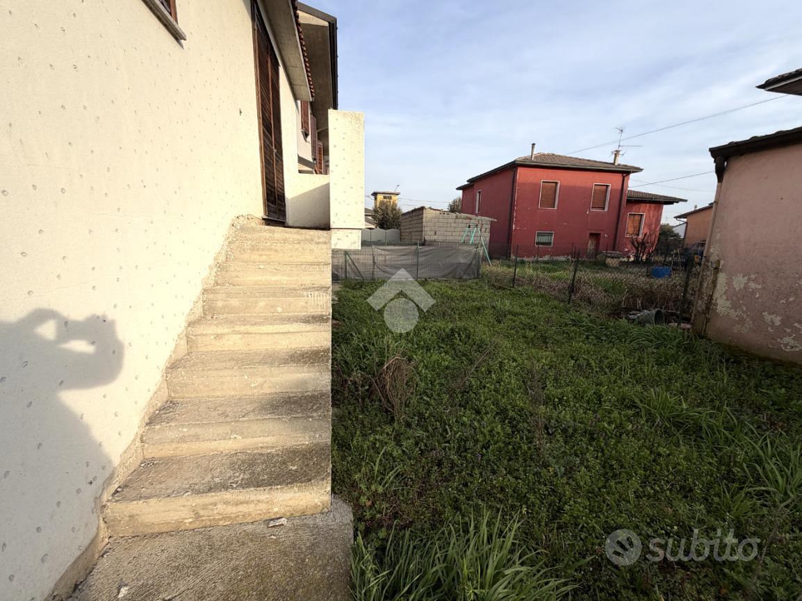 VILLA A SCHIERA D'ANGOLO A CUMIGNANO SUL NAVIGLIO - Vista 5