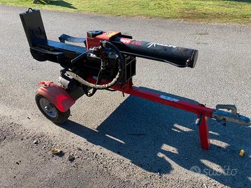 Spaccalegna MTD LS550 da 25 tonnellate