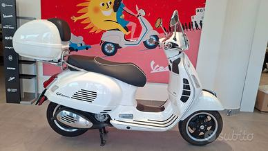 Piaggio Vespa 300 GTS Super