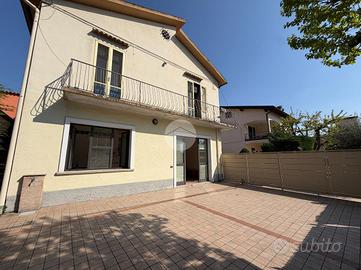 BIFAMILIARE A VALEGGIO SUL MINCIO