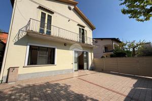 BIFAMILIARE A VALEGGIO SUL MINCIO