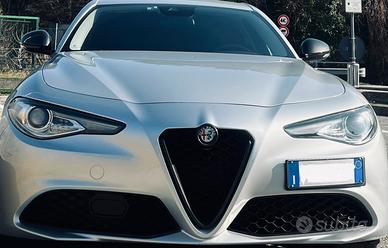 Alfa Romeo Giulia Super 2.2 Diesel AT8 150cv